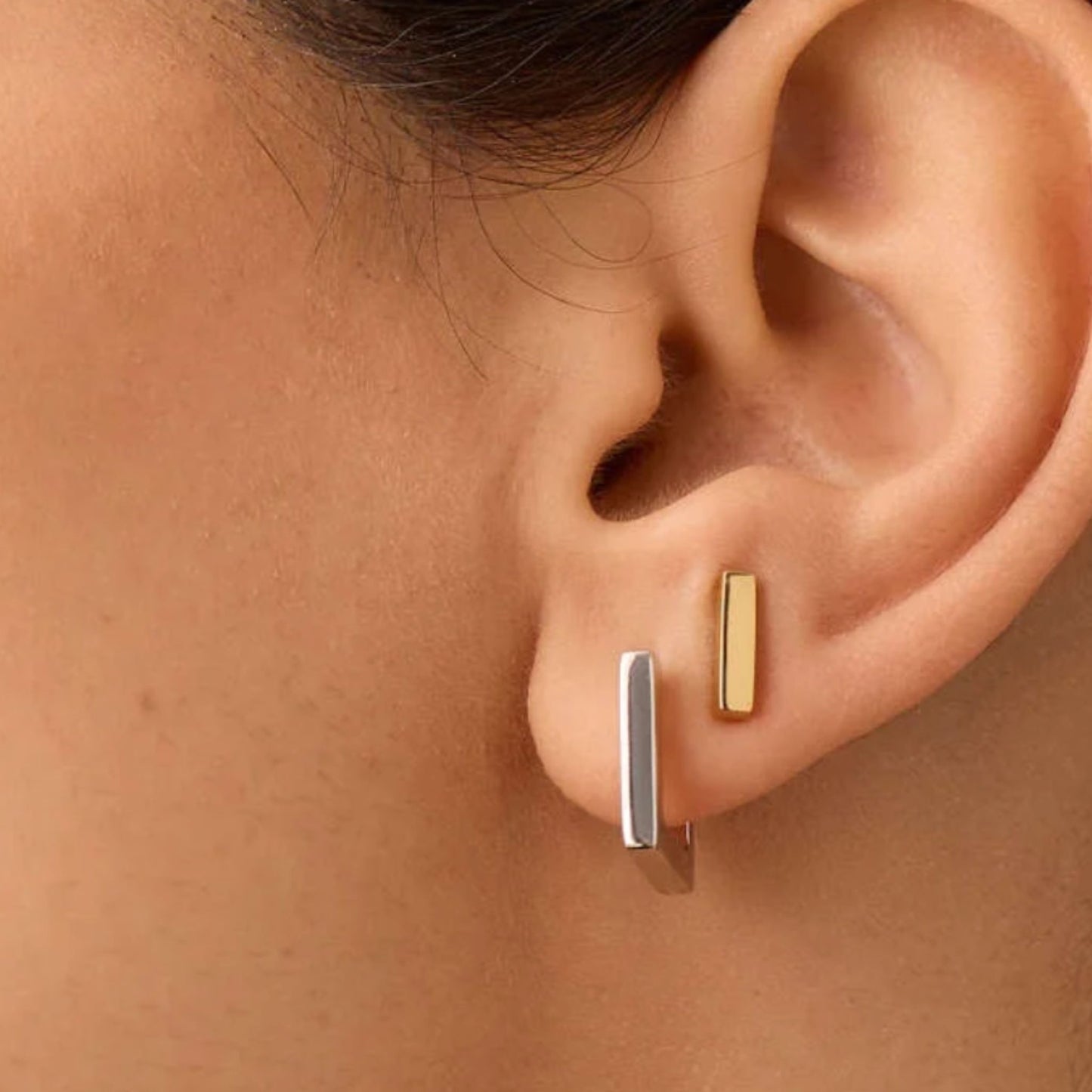 Minimal Metal Bar Studs - Gold