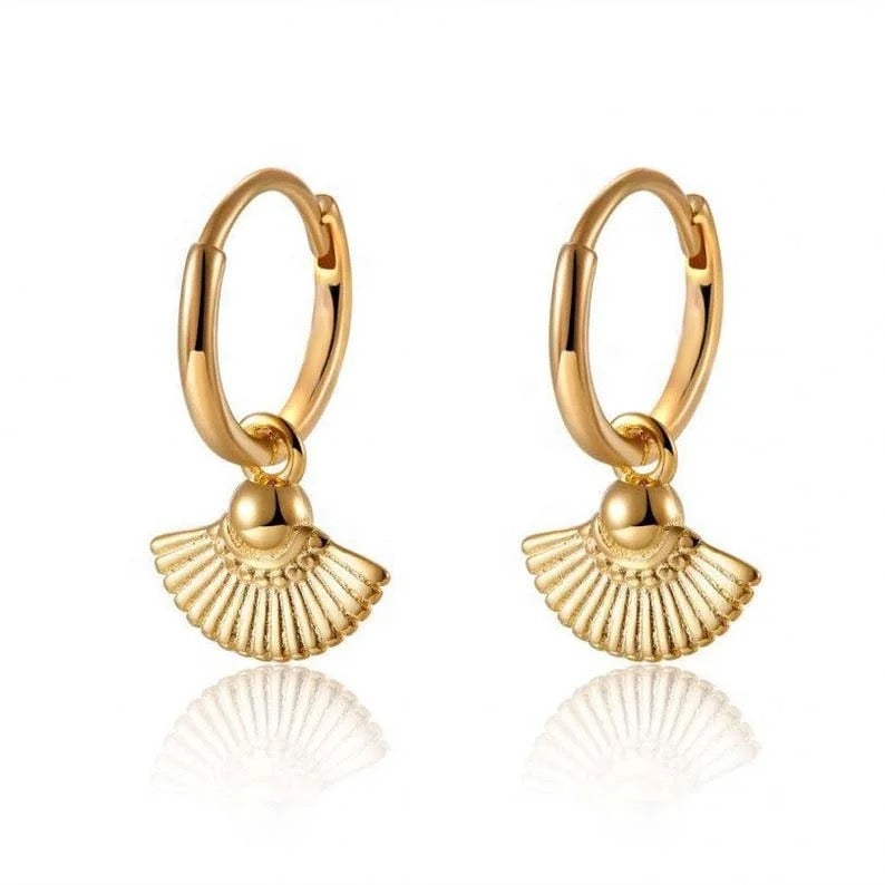 Minimalist Vintage Fan Charm Hoops -  Gold