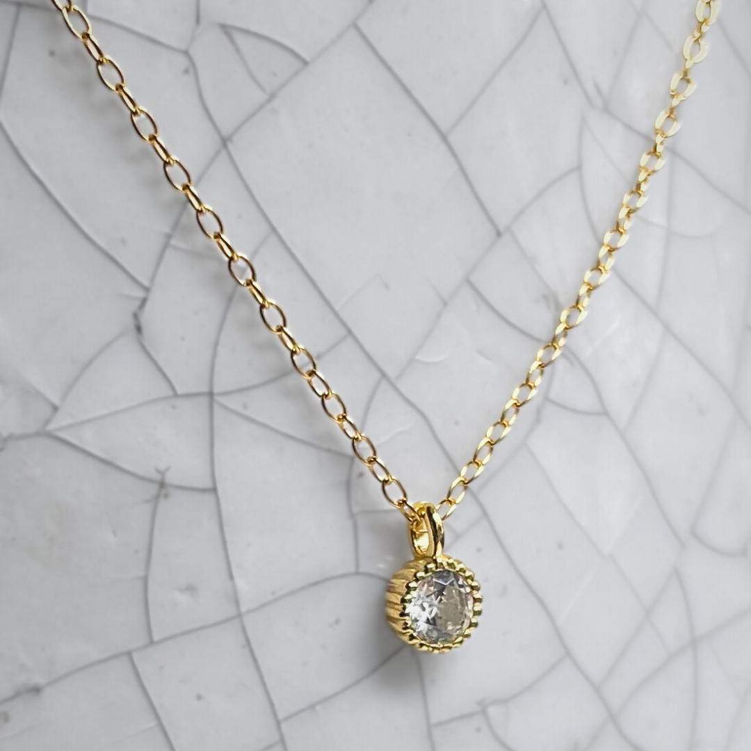 Minimalist Single Round Zircon Necklace - Gold