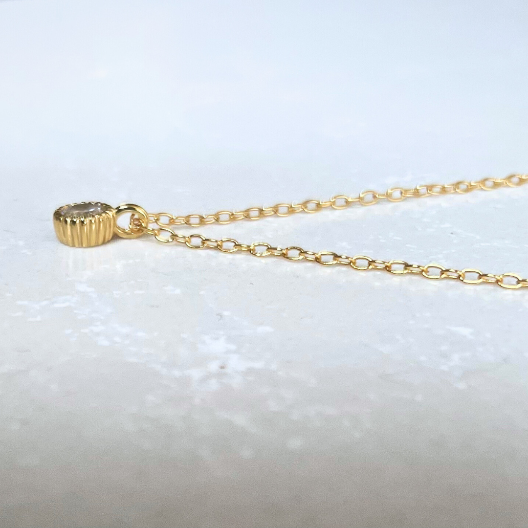 Minimalist Single Round Zircon Necklace - Gold